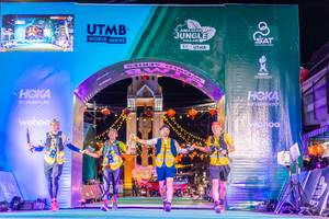 BIB: 1200, 410
                            <button type="button" onclick="openModal(21813815)" class="btn btn-primary btn-sm float-right btn-popup" data-toggle="modal" data-target=".modal-high-quality">
                        <i class="fas fa-shopping-cart"></i> Add to Cart
                    </button>
                                            <button type="button" onclick="isThisMe(21813815, true)" class="btn btn-success btn-sm float-right btn-popup btn-isme hidden" data-toggle="tooltip" data-placement="bottom" title="นี่คือรูปของคุณใช่ไหม คลิกที่นี่เพื่อเอาเข้าอัลบั้ม">
                        <i class="fas fa-plus"></i> Add to album
                    </button>
                    <button type="button" onclick="isThisMe(21813815, false)" class="btn btn-warning btn-sm float-right btn-popup btn-isnotme hidden">
                        <i class="fas fa-ban"></i> Remove from album
                    </button>